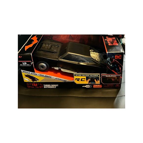 New DC Comics Batman Turbo Boost Batmobile w/remote control - Picture 1 of 10